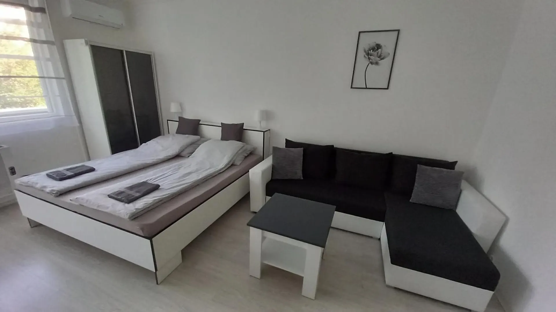 Grey Harmony Apartman Debrecen Apartment